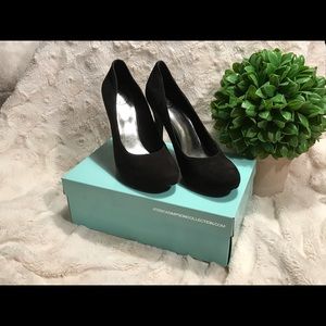 Jessica Simpson Black suede pumps